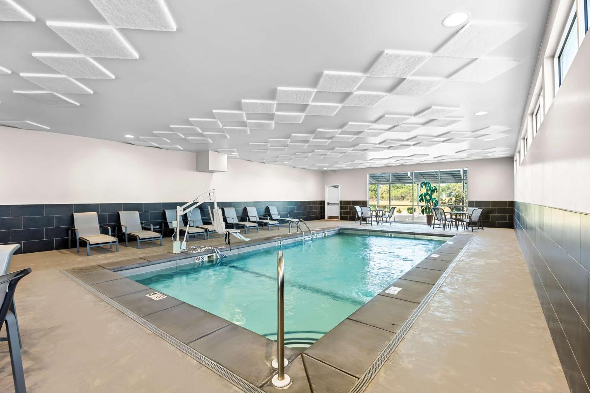 Best Western Plus Bolivar Hotel & Suites Exterior foto